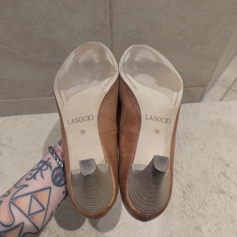 Lasocki Genuine Leather Light Brown Caramel Classic Low Heels SZ 38 (8 US) - Picture 10 of 14